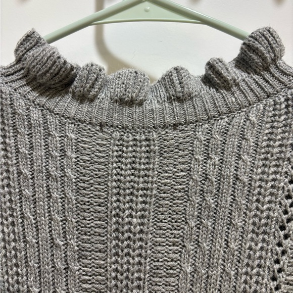 Elegant Gray Turtleneck Sweater for Women - Picture 4 of 4